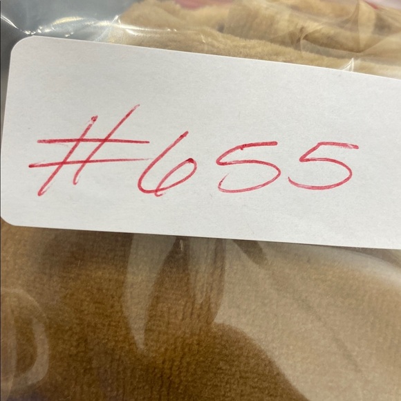 NWOT NILI LOTAN
Daphne Velour Wide-Leg Sweatpants in camel color - Picture 10 of 10